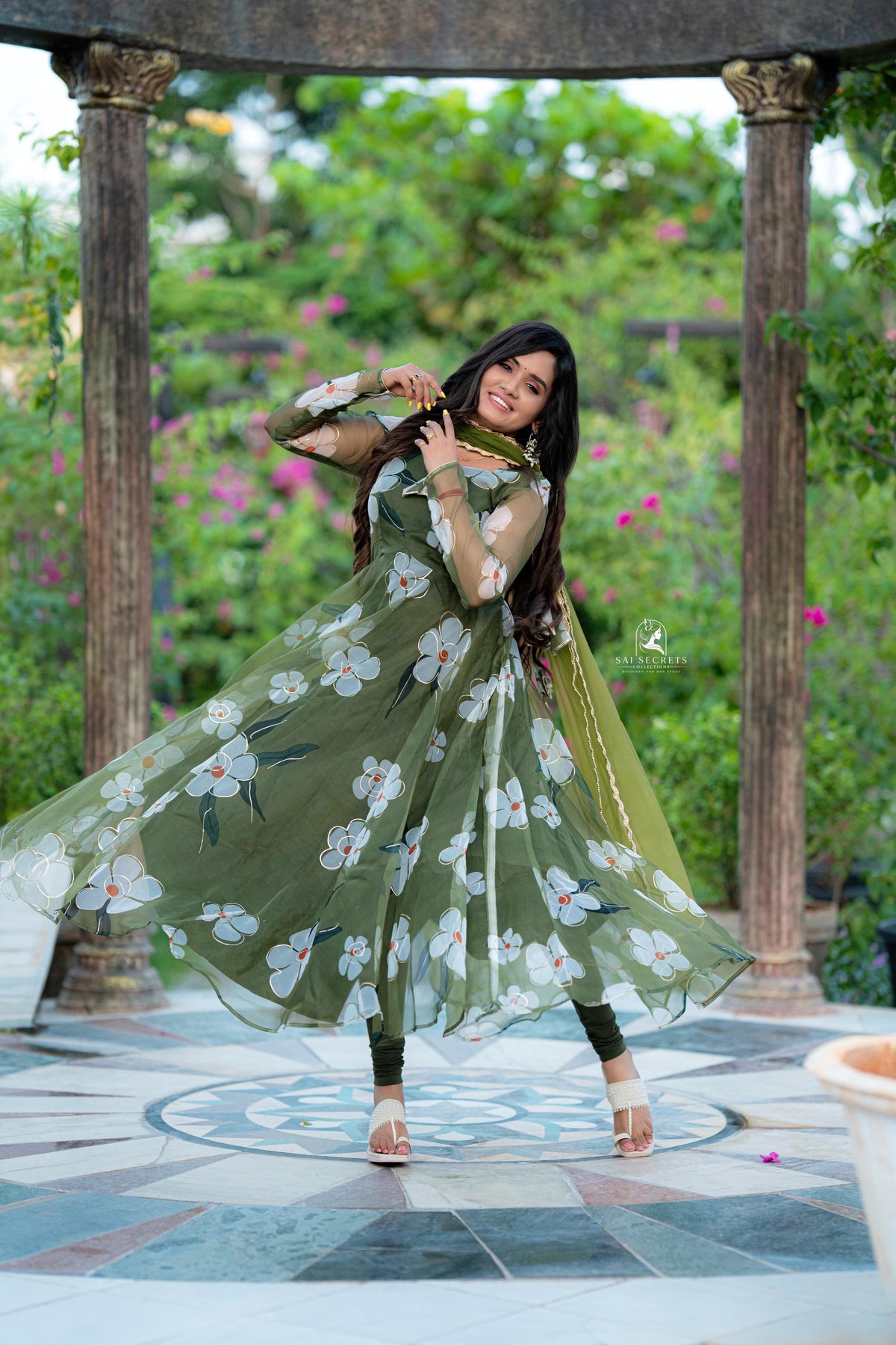 Sai Secrets Collections Women's  Anarkali _ Pavazhamali MATERIAL-FOIL PRINTED ORGANZA Olive Green.