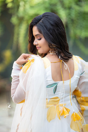 Sai Secrets Collections Women's  Anarkali - Pavazhamali MATERIAL-FOIL PRINTED ORGANZA - White.
