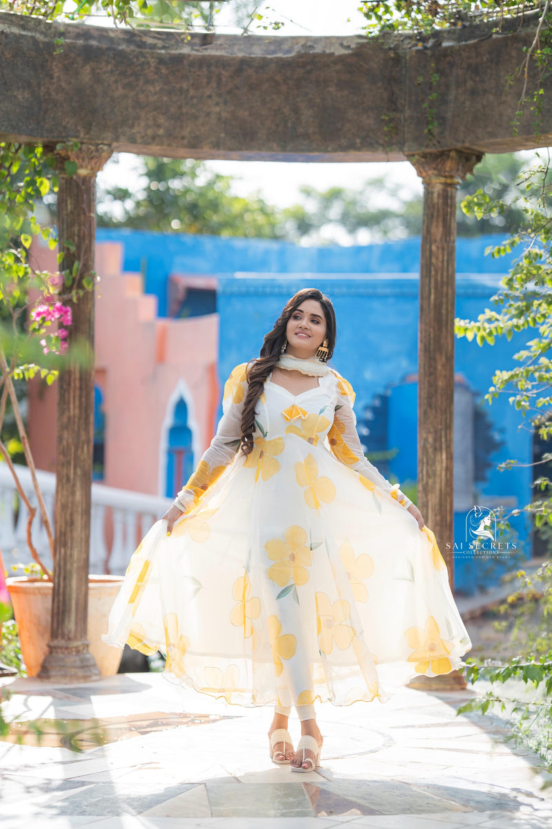 Sai Secrets Collections Women's  Anarkali - Pavazhamali MATERIAL-FOIL PRINTED ORGANZA - White.